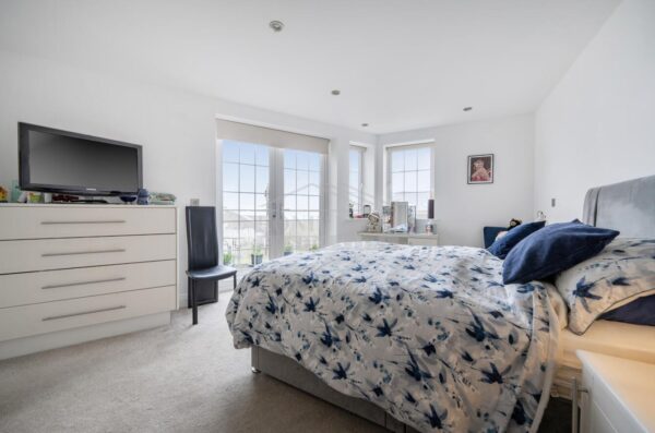 Sparrows Herne, Bushey