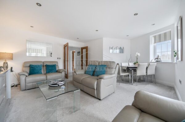 Sparrows Herne, Bushey