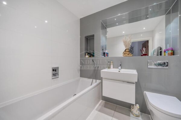 Sparrows Herne, Bushey