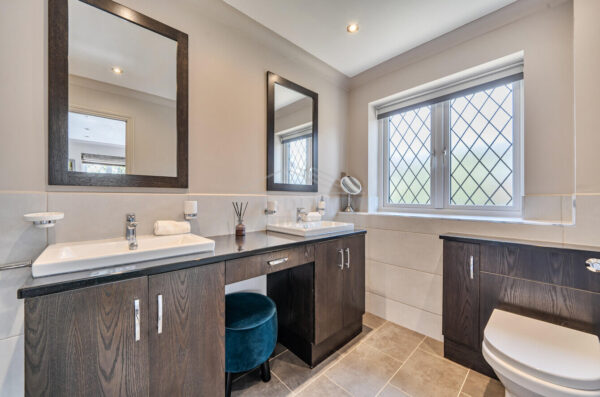 Woburn Close, Bushey