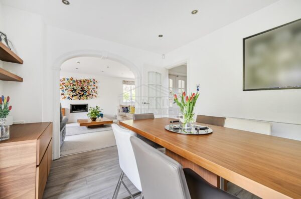 Woburn Close, Bushey