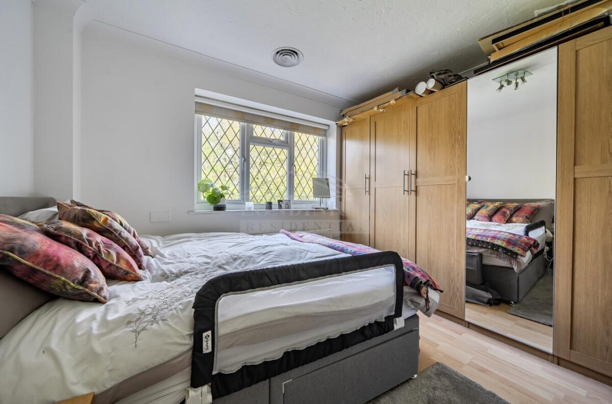 Woburn Close, Bushey