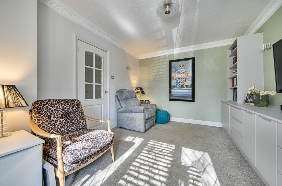 Woburn Close, Bushey