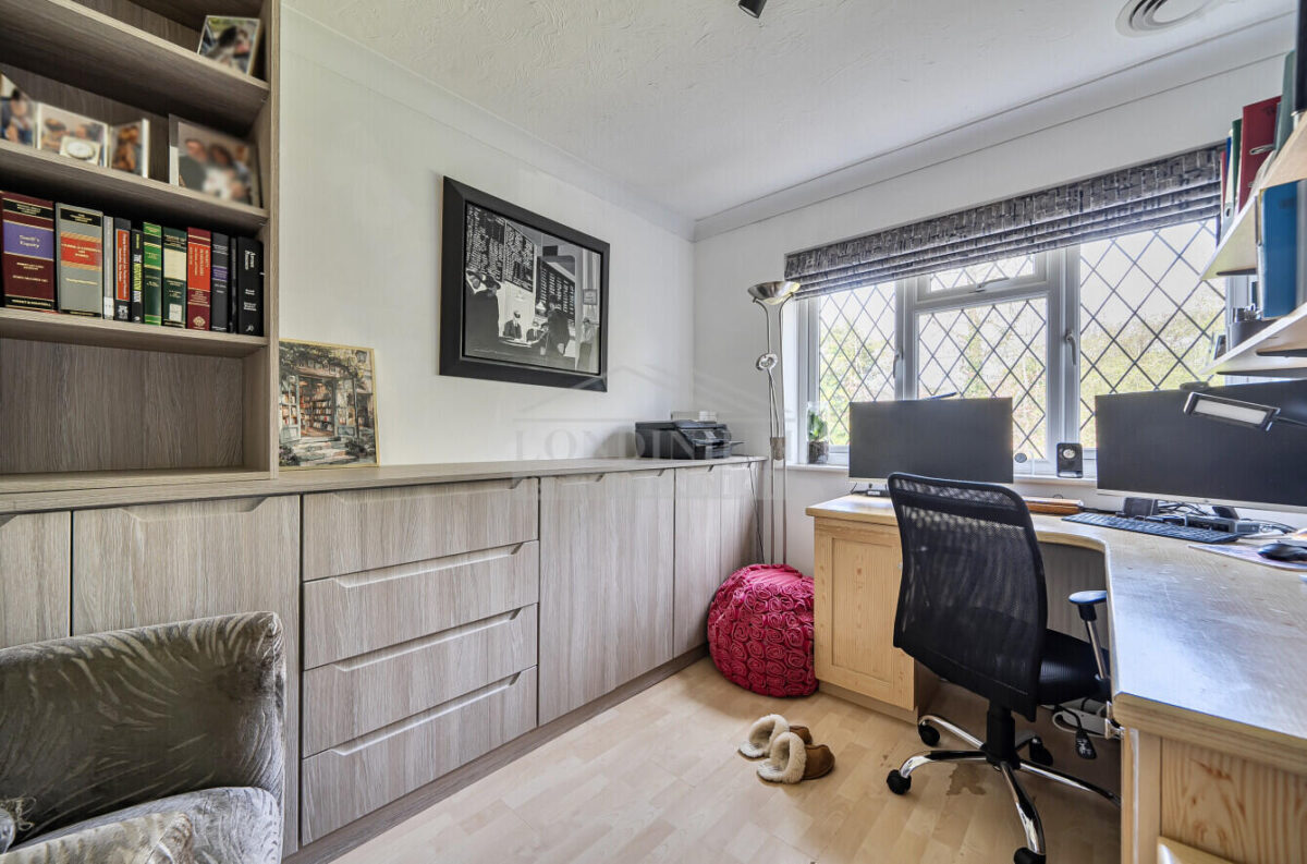 Woburn Close, Bushey