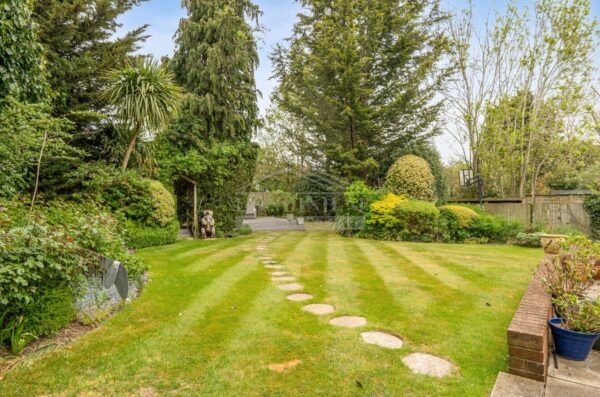 Reenglass Road, Stanmore