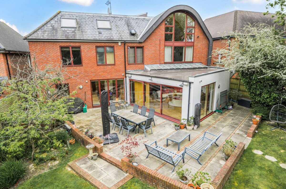 Reenglass Road, Stanmore