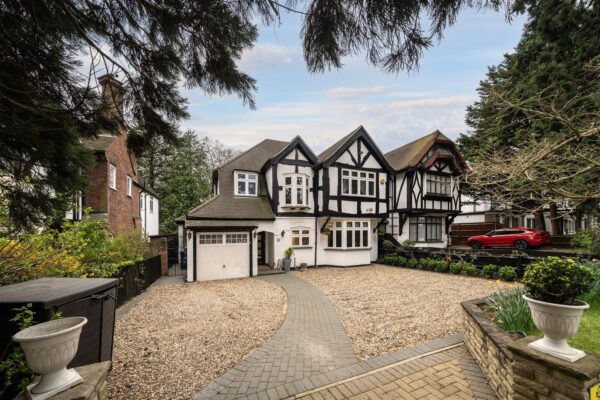 Canons Drive, Edgware