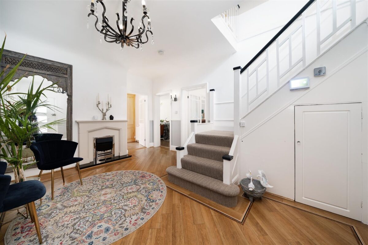 Canons Drive, Edgware