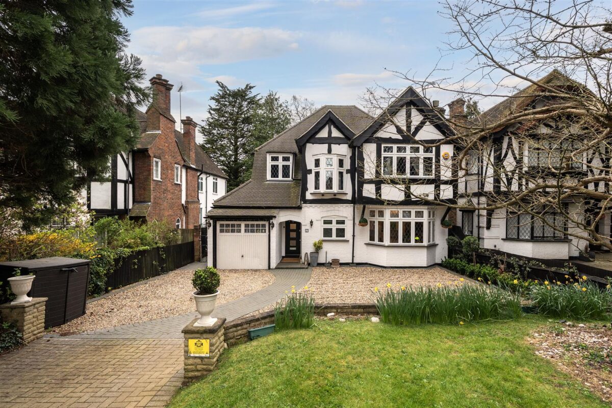 Canons Drive, Edgware