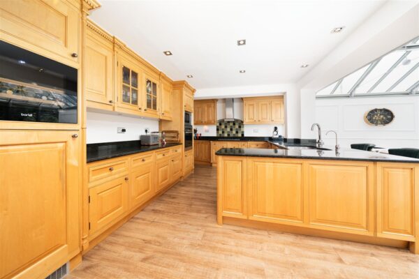 Canons Drive, Edgware
