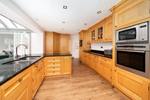 Canons Drive, Edgware