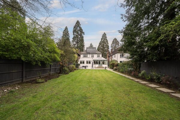 Canons Drive, Edgware
