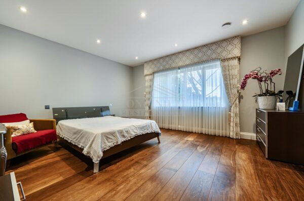 Gordon Avenue, Stanmore