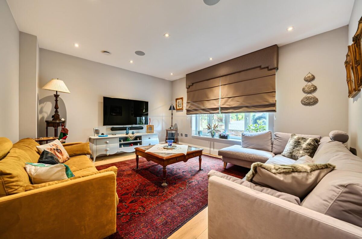 Gordon Avenue, Stanmore