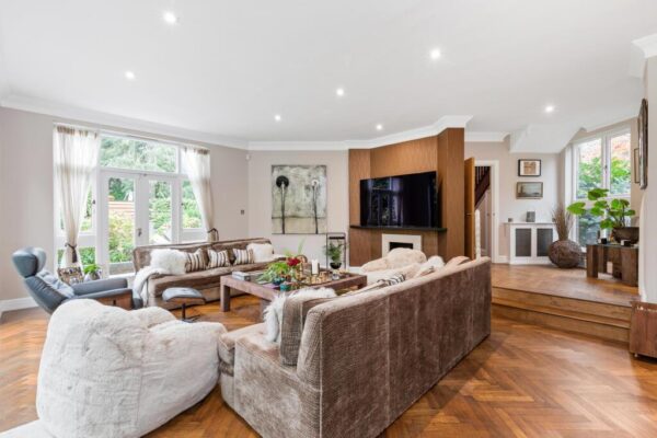 Laurino Place, Bushey Heath