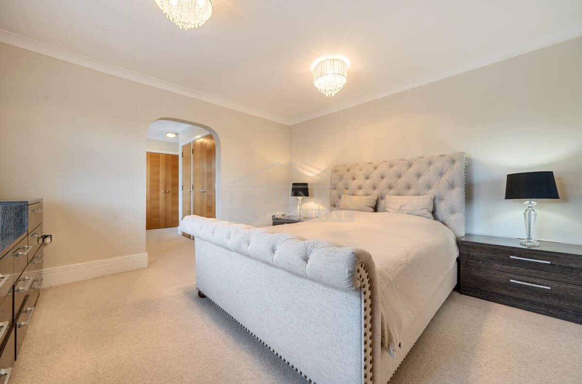 Augustus Close, Stanmore