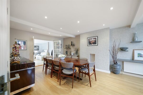 Deacons Hill Road, Elstree