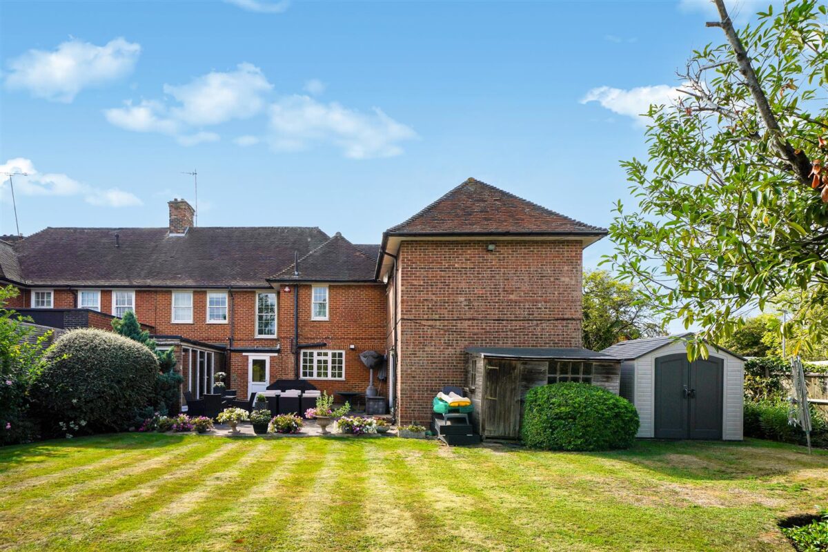 Deacons Hill Road, Elstree