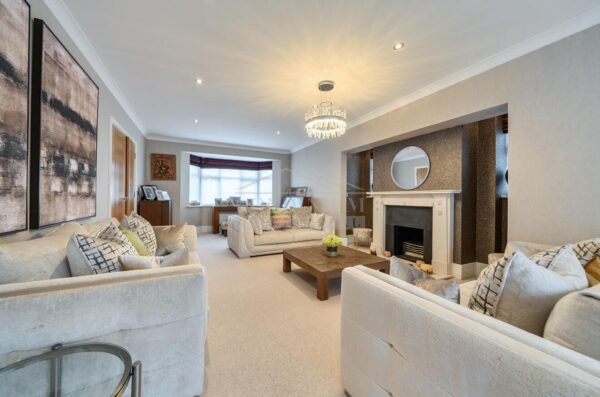 Augustus Close, Stanmore