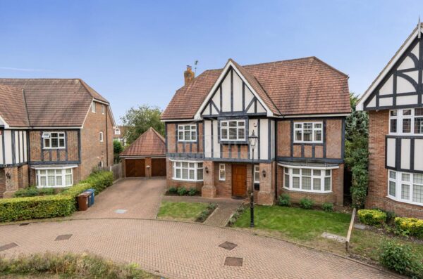 Augustus Close, Stanmore