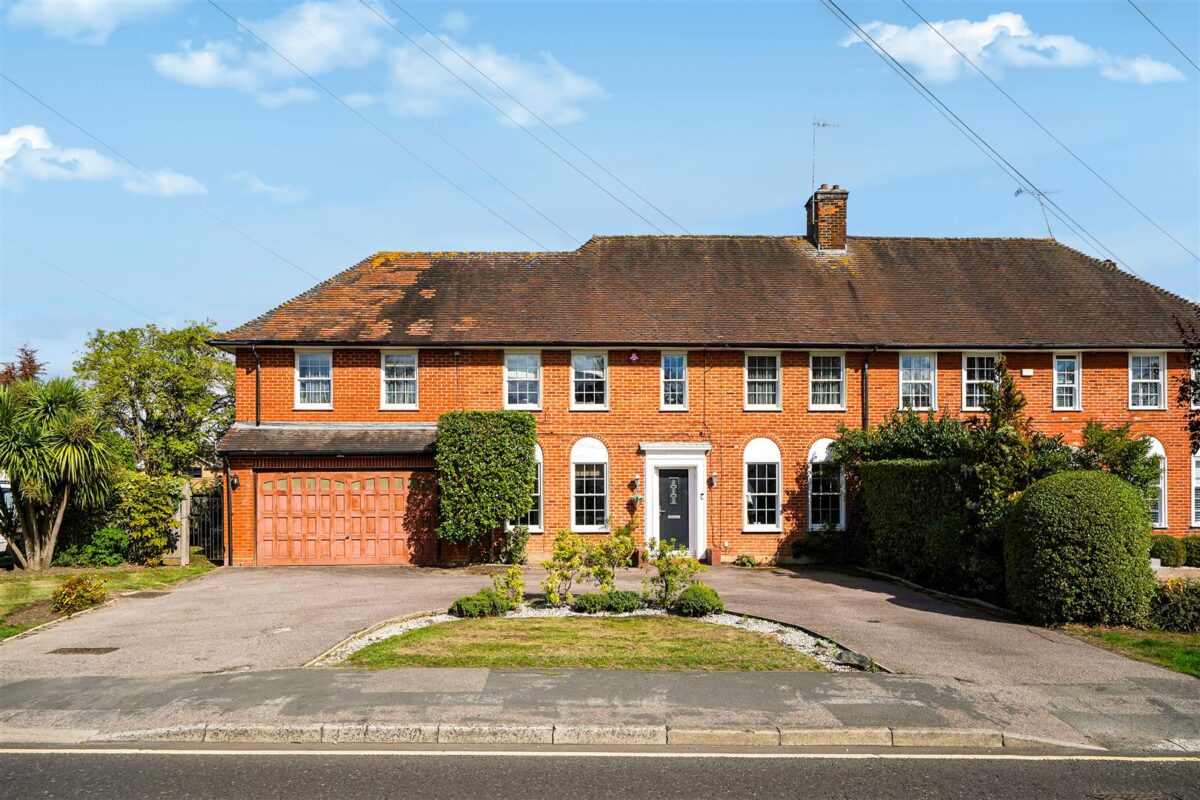 Deacons Hill Road, Elstree