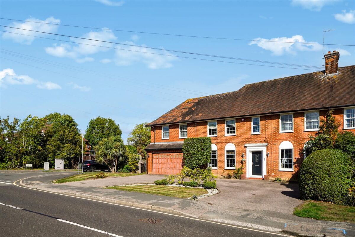 Deacons Hill Road, Elstree