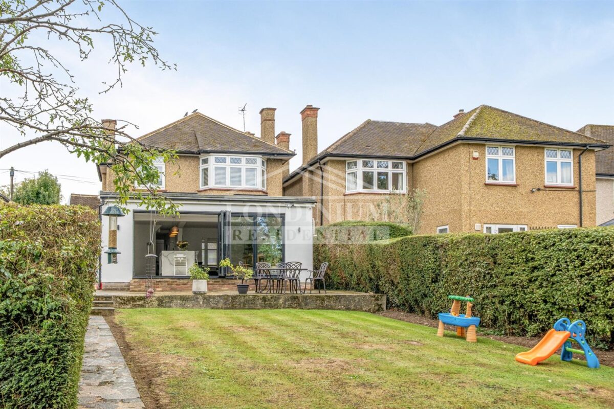 Coldharbour Lane, Bushey