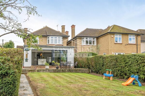 Coldharbour Lane, Bushey