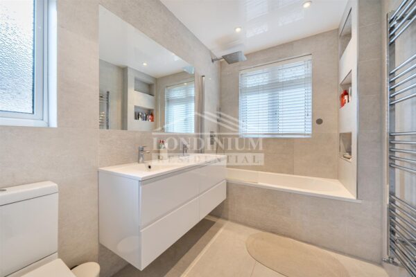 Coldharbour Lane, Bushey