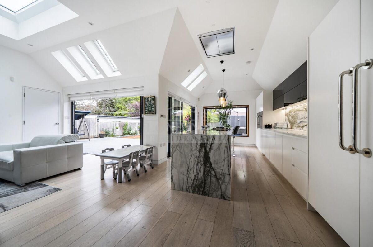 Gordon Avenue, Stanmore